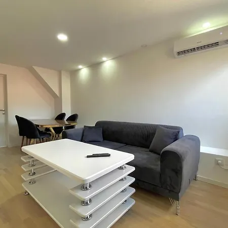 Engadin's Center Apartamento