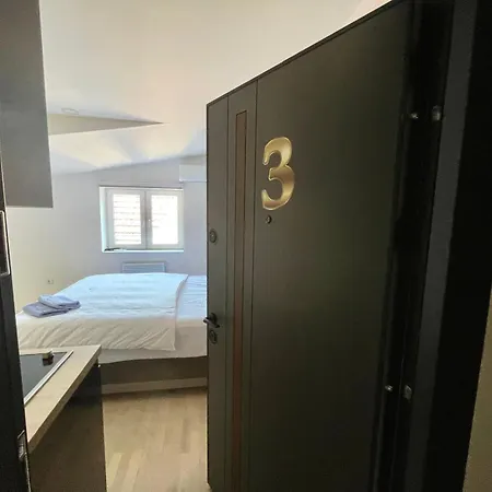 Engadin's Center Apartamento *